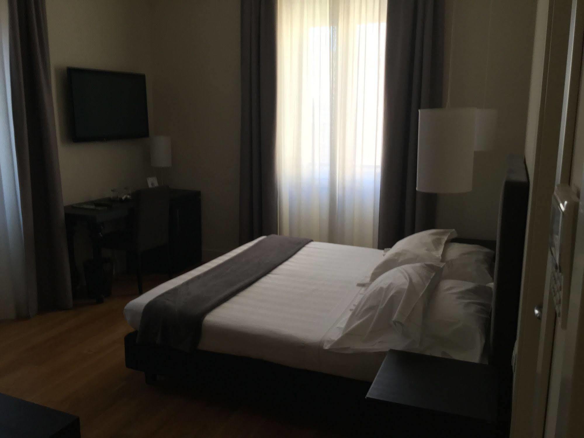 Rhome Terminal Affittacamere